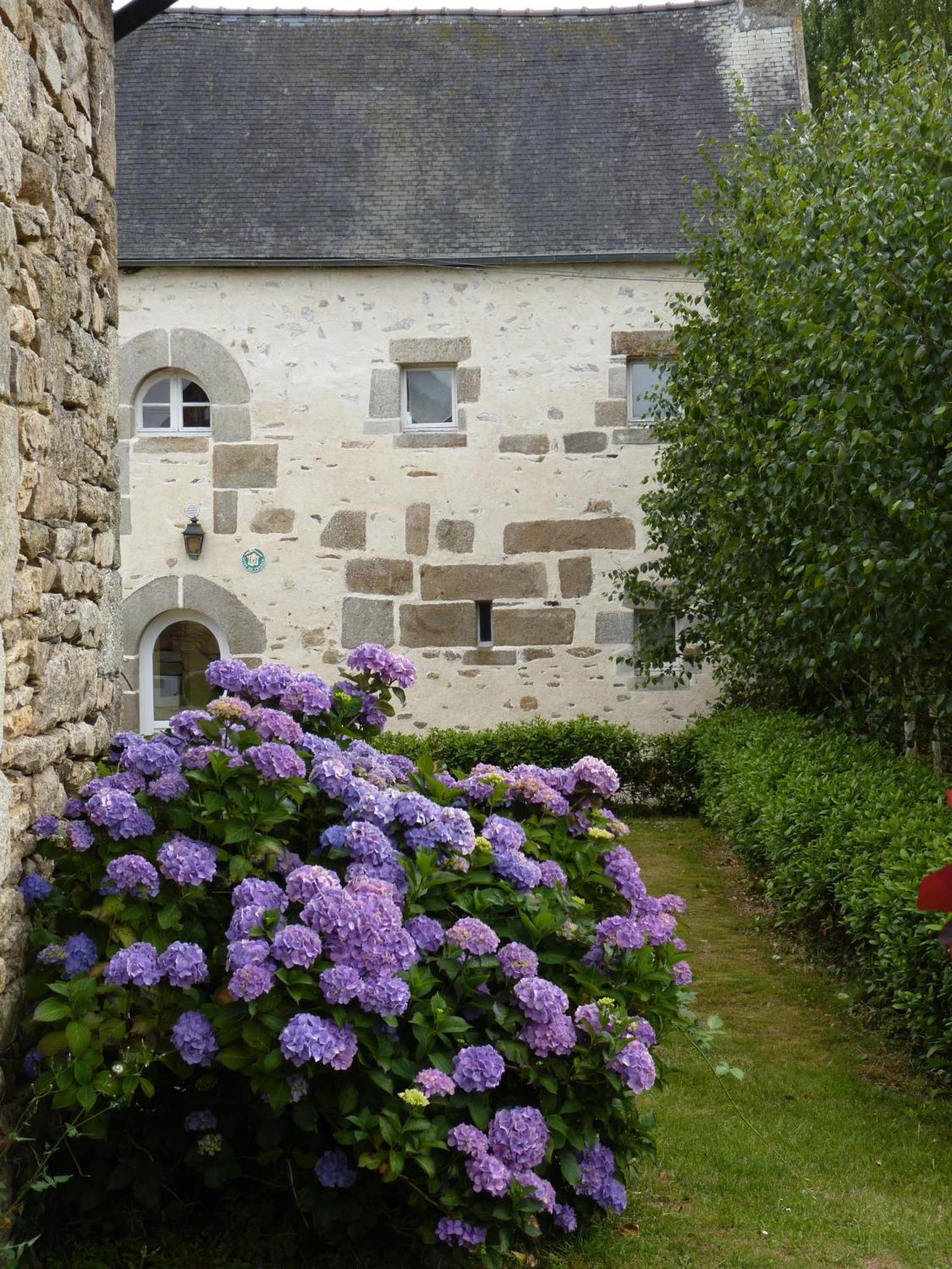 Gites De La Haie Plouégat-Moysan Exterior foto
